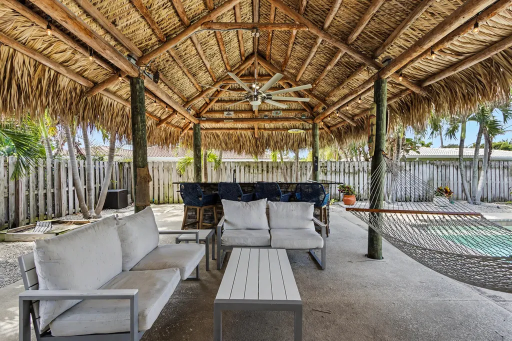 2770 NE 53rd Street Lighthouse Point FL 33064