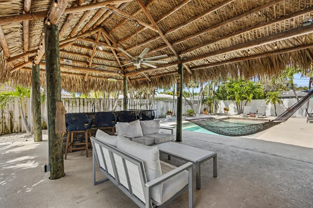2770 NE 53rd Street Lighthouse Point FL 33064