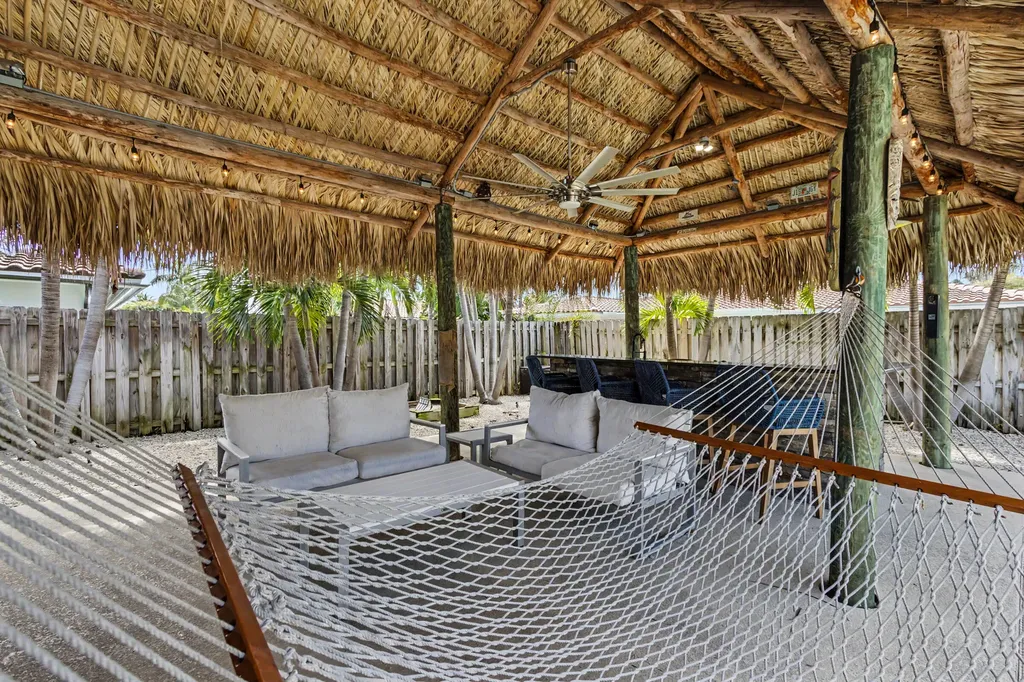 2770 NE 53rd Street Lighthouse Point FL 33064