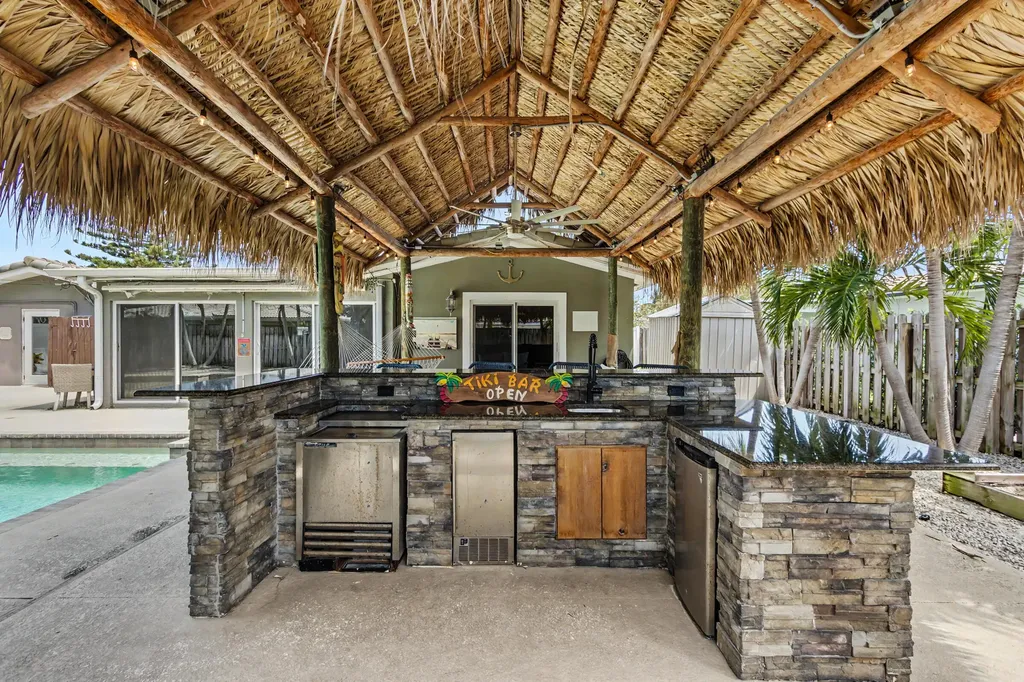 2770 NE 53rd Street Lighthouse Point FL 33064