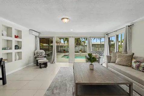 2770 NE 53rd Street Lighthouse Point FL 33064
