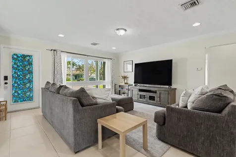 2770 NE 53rd Street Lighthouse Point FL 33064
