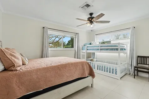 2770 NE 53rd Street Lighthouse Point FL 33064