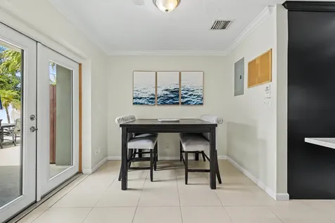 2770 NE 53rd Street Lighthouse Point FL 33064