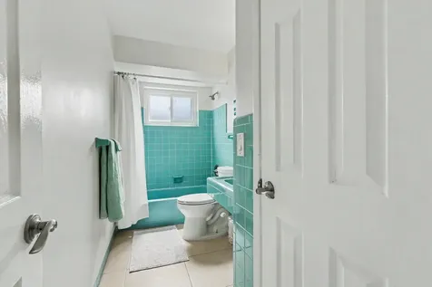 2770 NE 53rd Street Lighthouse Point FL 33064