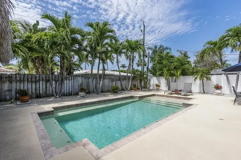 2770 NE 53rd Street Lighthouse Point FL 33064