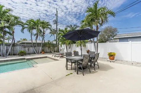 2770 NE 53rd Street Lighthouse Point FL 33064