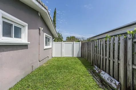 2770 NE 53rd Street Lighthouse Point FL 33064