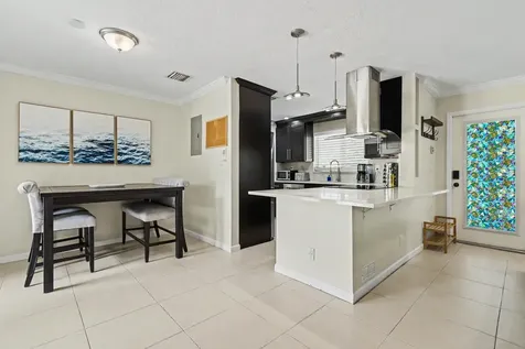 2770 NE 53rd Street Lighthouse Point FL 33064