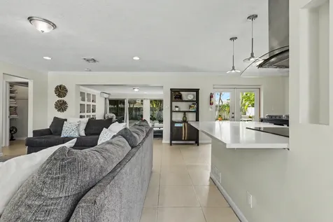 2770 NE 53rd Street Lighthouse Point FL 33064