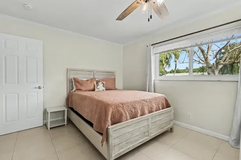 2770 NE 53rd Street Lighthouse Point FL 33064