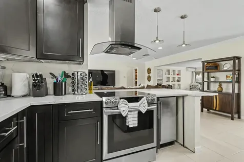 2770 NE 53rd Street Lighthouse Point FL 33064
