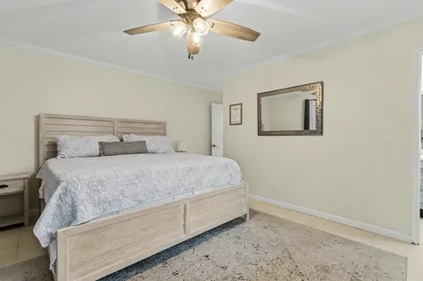 2770 NE 53rd Street Lighthouse Point FL 33064