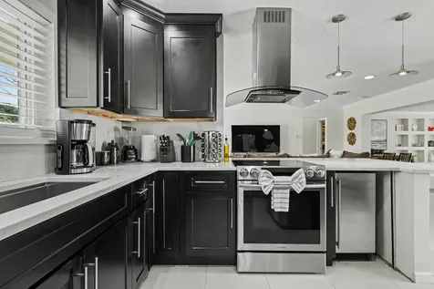 2770 NE 53rd Street Lighthouse Point FL 33064