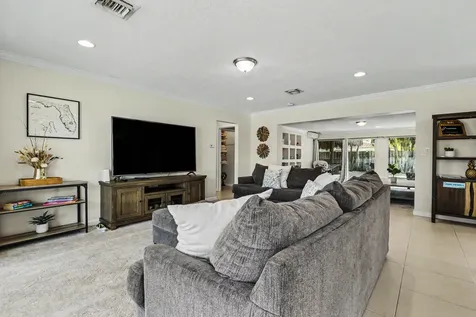2770 NE 53rd Street Lighthouse Point FL 33064