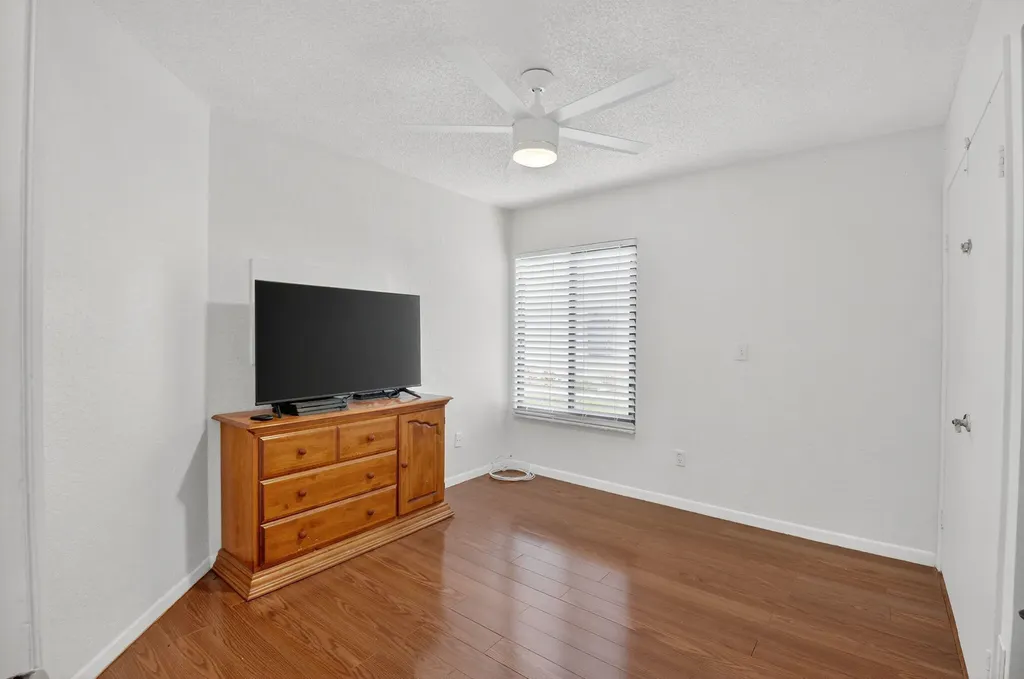 9667 Sunny Isle Circle Boca Raton FL 33428