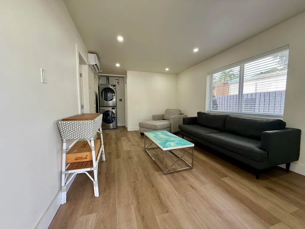 820 SE 14th Street Fort Lauderdale FL 33316