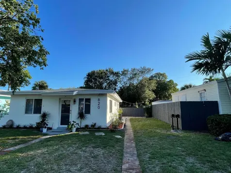 820 SE 14th Street Fort Lauderdale FL 33316