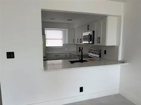 112 Royal Park Drive Oakland Park FL 33309