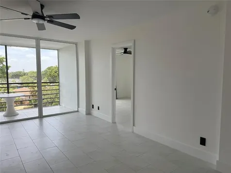 112 Royal Park Drive Oakland Park FL 33309
