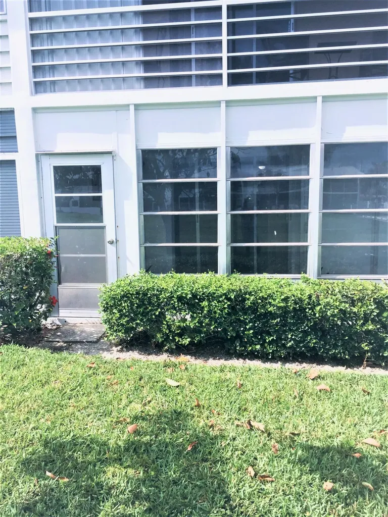 215 Windsor J West Palm Beach FL 33417