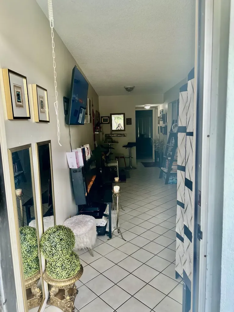 215 Windsor J West Palm Beach FL 33417