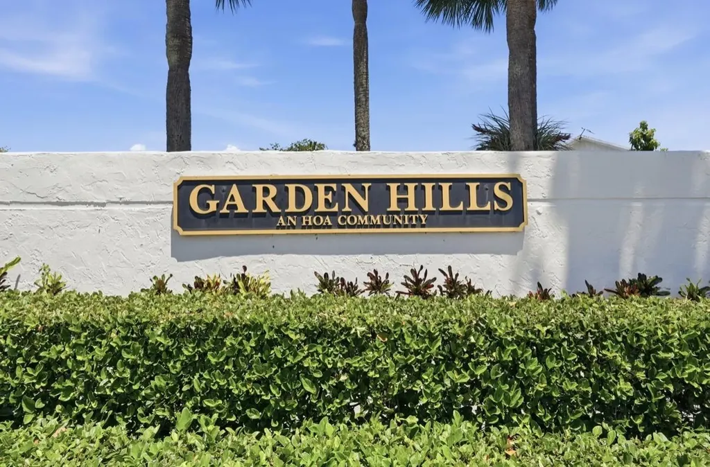 5330 Mendoza Street West Palm Beach FL 33415