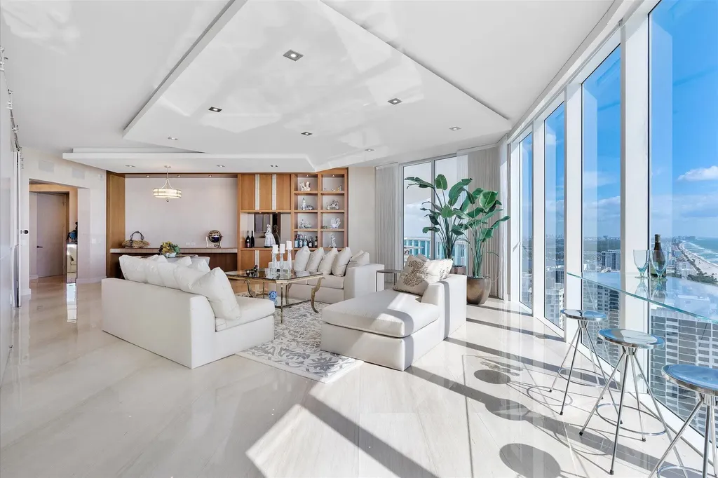 2711 S Ocean Drive Hollywood FL 33019