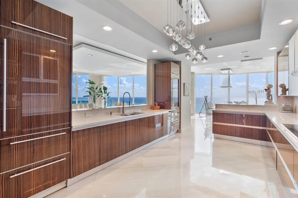 2711 S Ocean Drive Hollywood FL 33019
