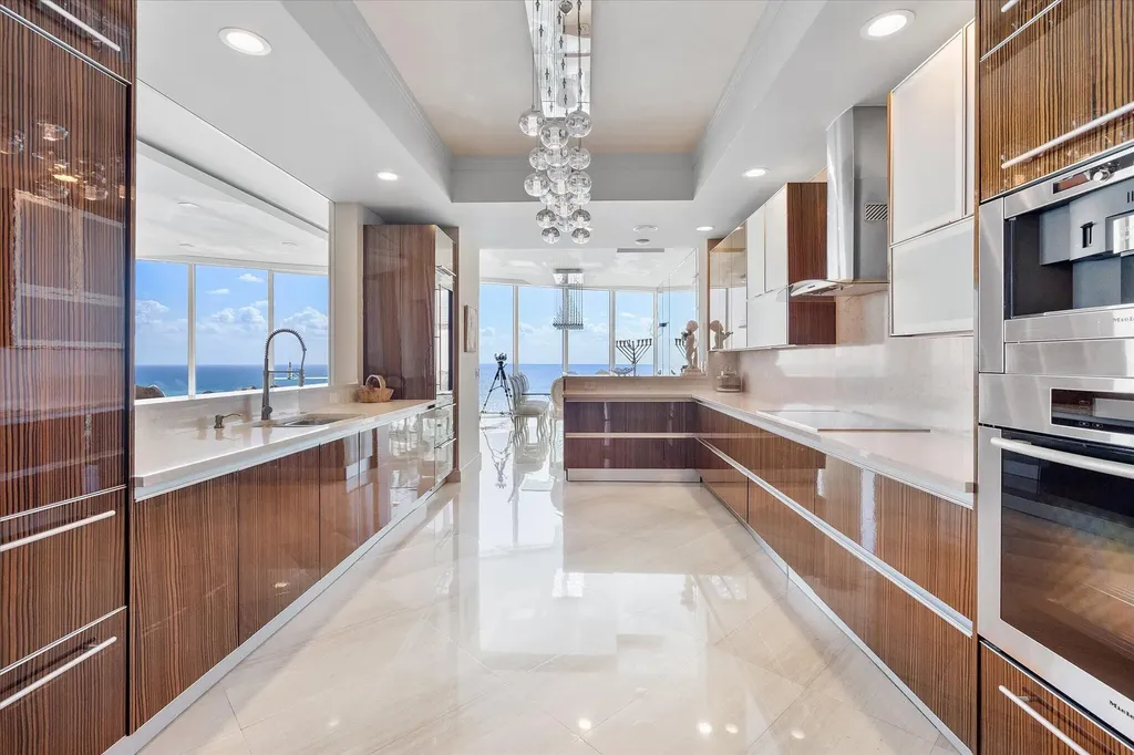 2711 S Ocean Drive Hollywood FL 33019