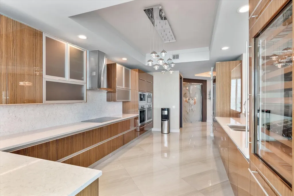 2711 S Ocean Drive Hollywood FL 33019