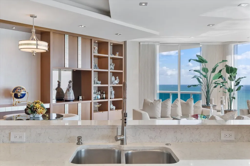 2711 S Ocean Drive Hollywood FL 33019