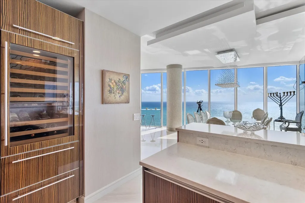 2711 S Ocean Drive Hollywood FL 33019