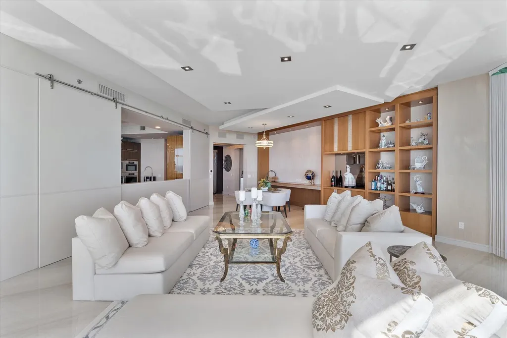 2711 S Ocean Drive Hollywood FL 33019