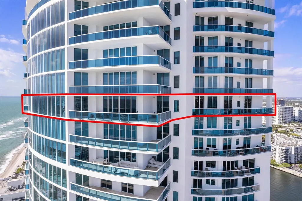 2711 S Ocean Drive Hollywood FL 33019