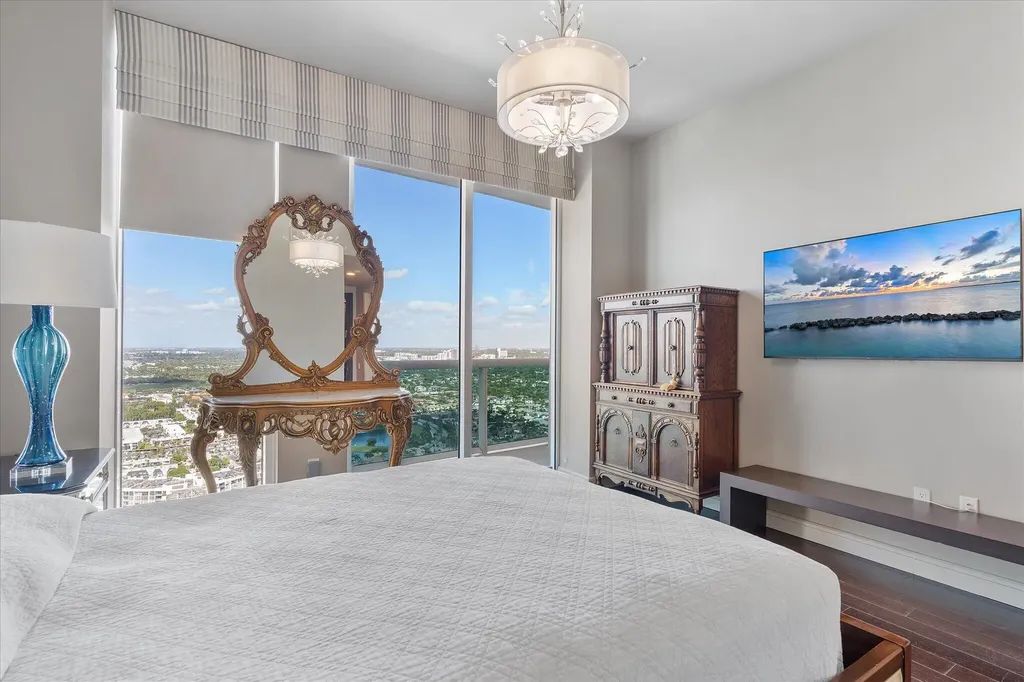 2711 S Ocean Drive Hollywood FL 33019