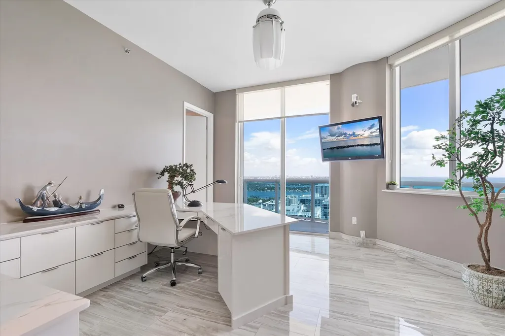 2711 S Ocean Drive Hollywood FL 33019
