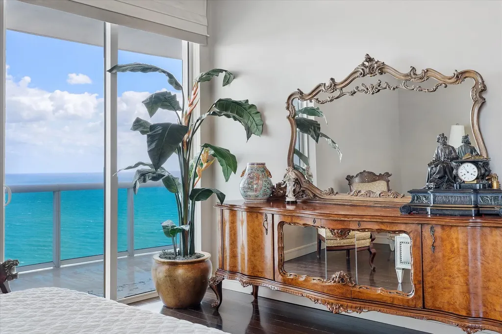 2711 S Ocean Drive Hollywood FL 33019
