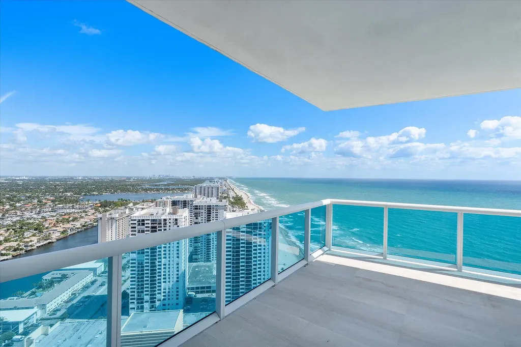 2711 S Ocean Drive Hollywood FL 33019