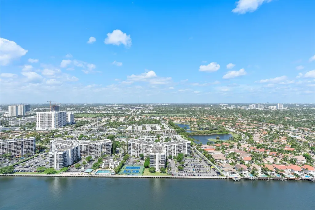 2711 S Ocean Drive Hollywood FL 33019