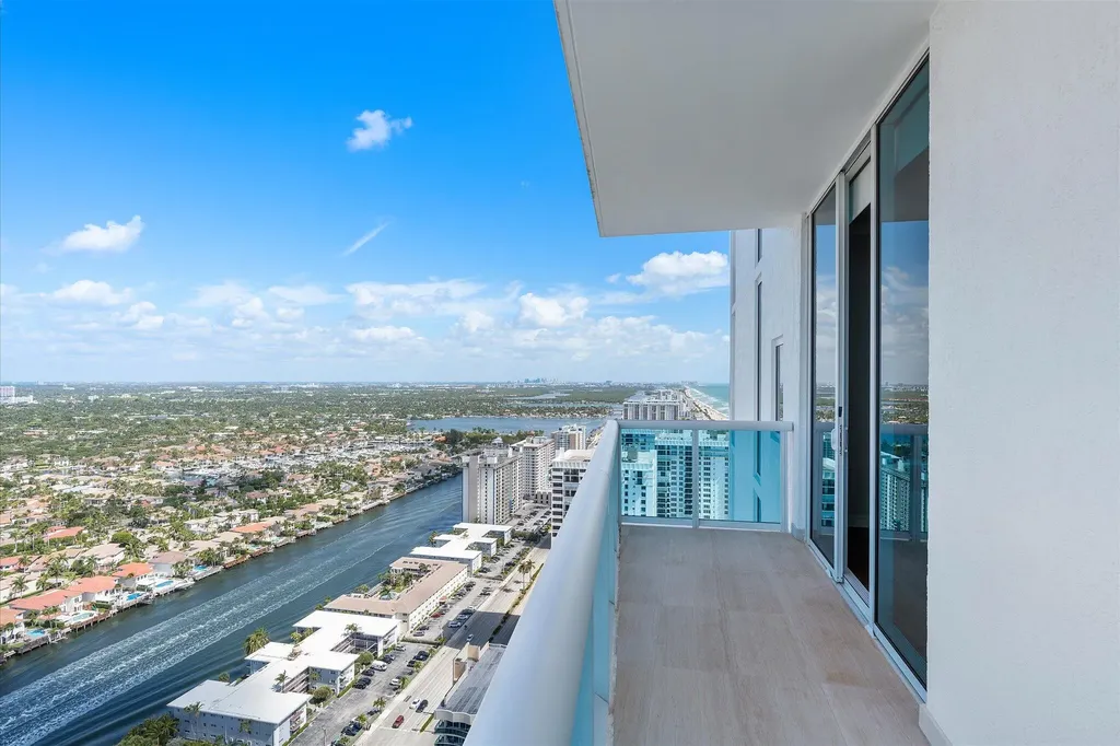 2711 S Ocean Drive Hollywood FL 33019