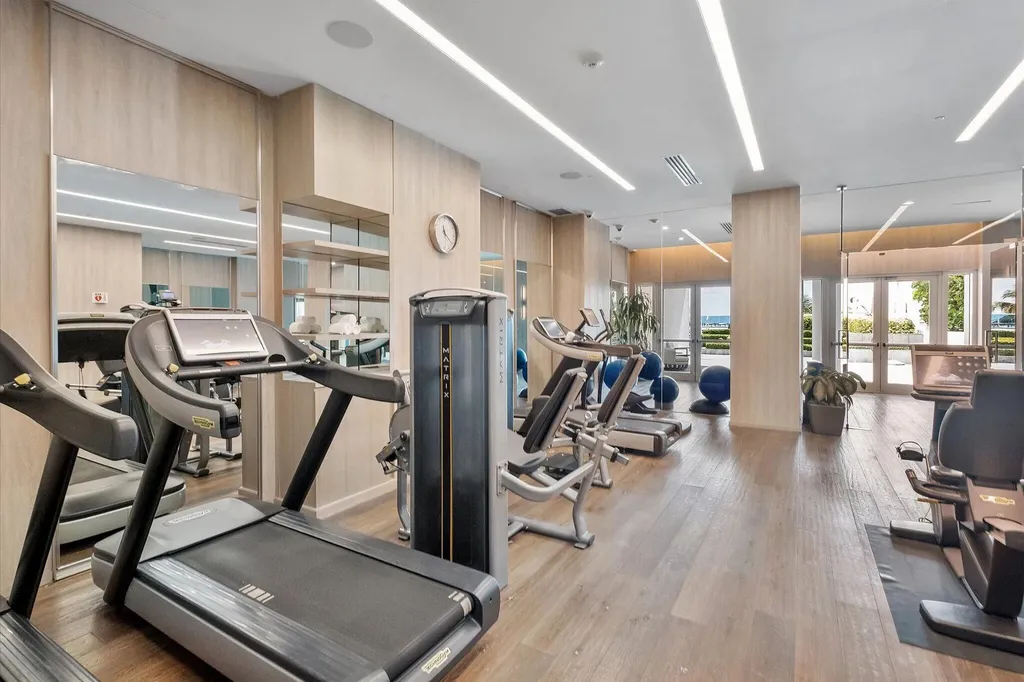 2711 S Ocean Drive Hollywood FL 33019