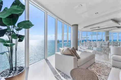 2711 S Ocean Drive Hollywood FL 33019