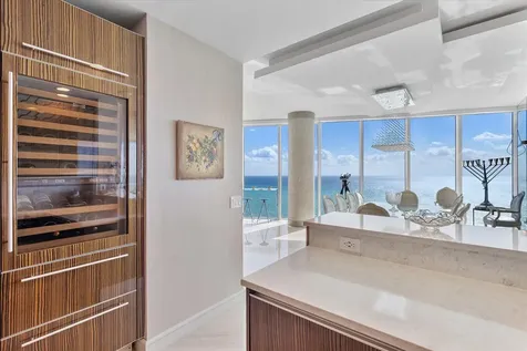 2711 S Ocean Drive Hollywood FL 33019