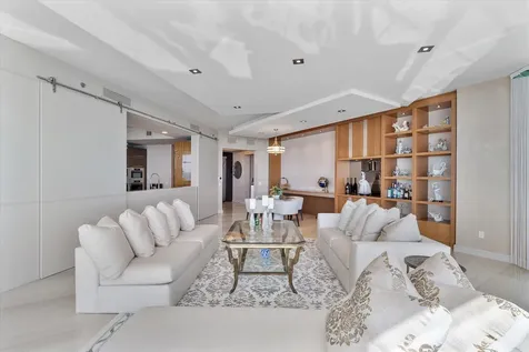 2711 S Ocean Drive Hollywood FL 33019