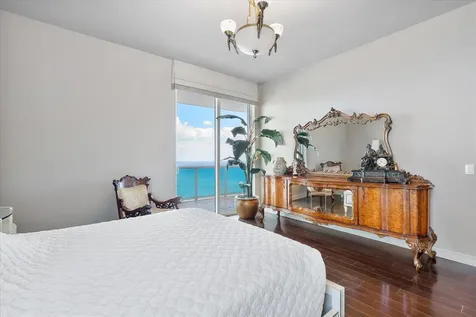 2711 S Ocean Drive Hollywood FL 33019