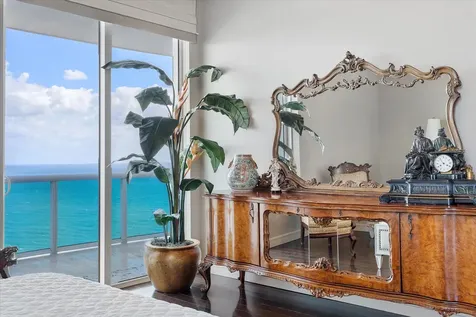 2711 S Ocean Drive Hollywood FL 33019