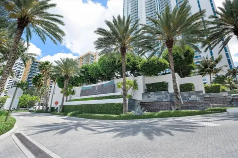 2711 S Ocean Drive Hollywood FL 33019