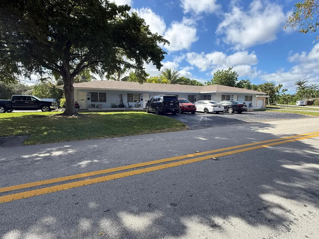 828 NE 16th Street Fort Lauderdale FL 33304