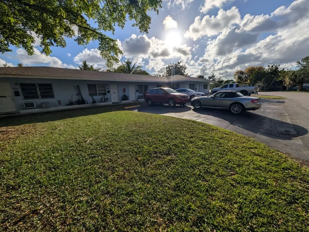 828 NE 16th Street Fort Lauderdale FL 33304
